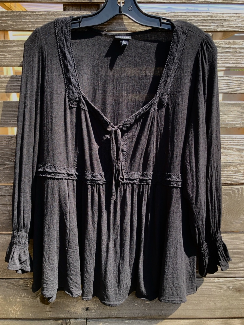 Torrid 2 Black Long-Sleeve Tie-Front Whimsigoth Peasant Top Hot Topic